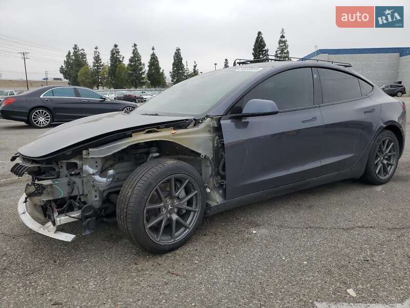 Седан Tesla Model 3 2021 в Ірпені