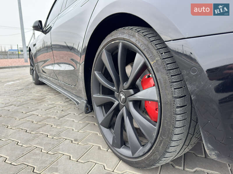Седан Tesla Model 3 2018 в Николаеве
