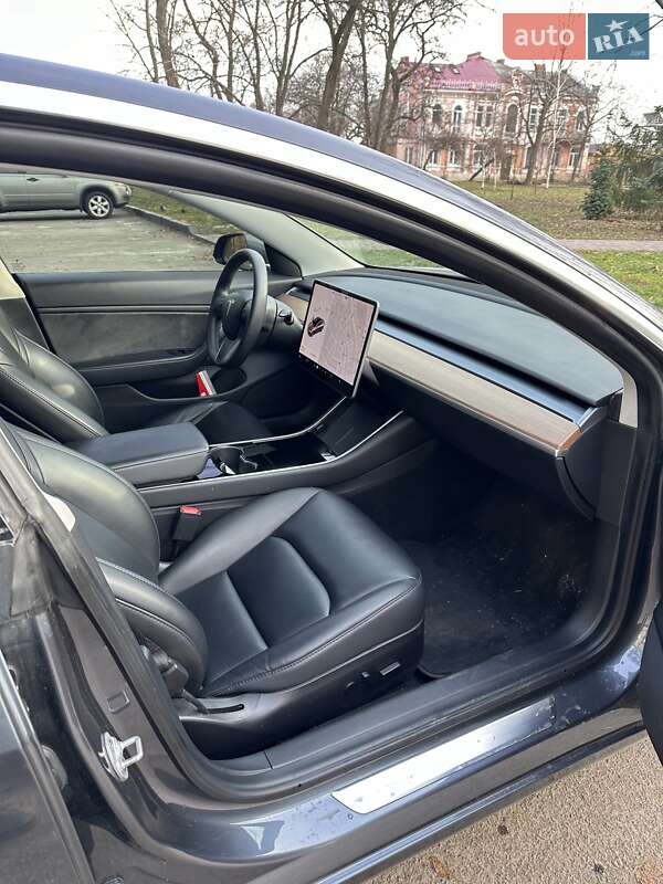 Седан Tesla Model 3 2020 в Киеве фото 5 Седан Tesla Model 3 2020 в Киеве