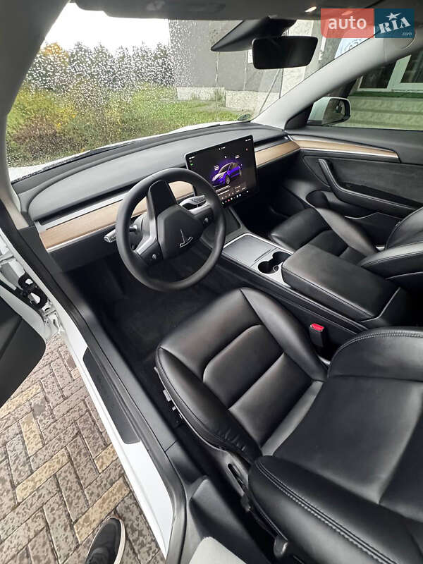 Седан Tesla Model 3 2022 в Києві