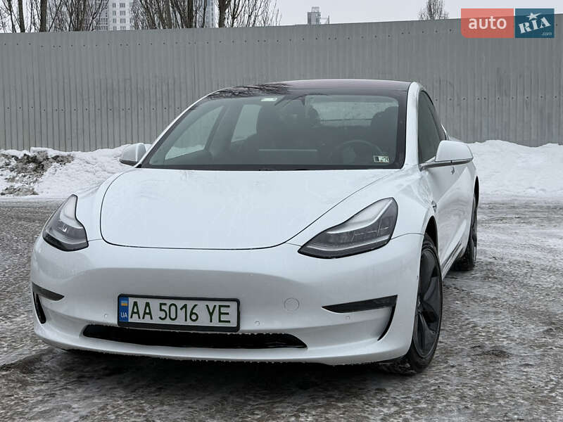 Седан Tesla Model 3 2018 в Киеве