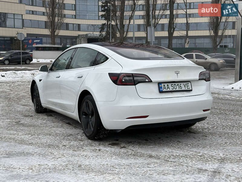 Седан Tesla Model 3 2018 в Киеве