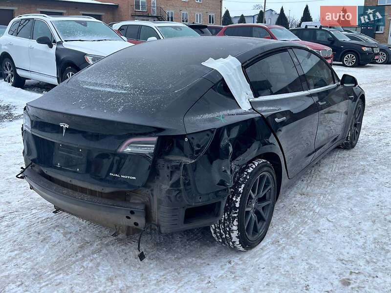Седан Tesla Model 3 2018 в Луцке