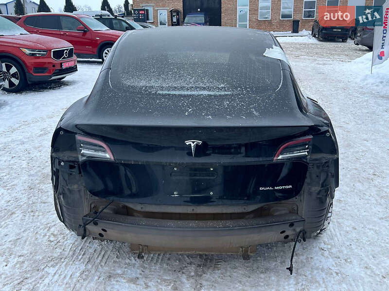 Седан Tesla Model 3 2018 в Луцке