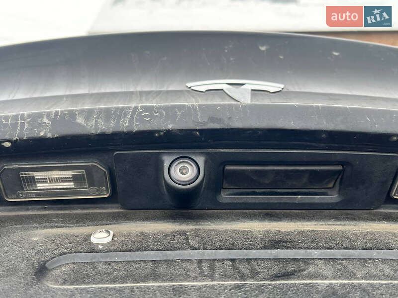 Седан Tesla Model 3 2018 в Луцке