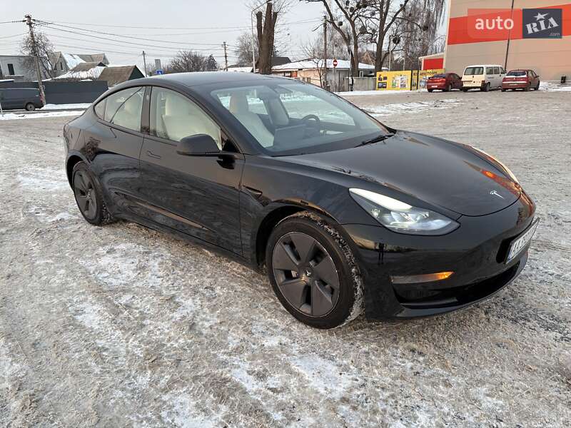 Седан Tesla Model 3 2023 в Києві