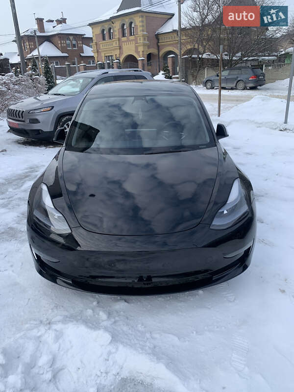 Седан Tesla Model 3 2023 в Киеве