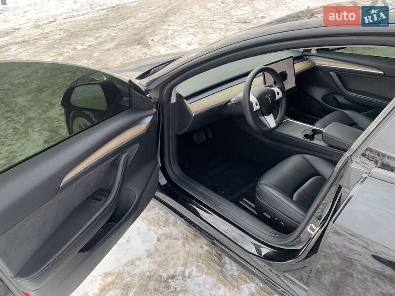 Седан Tesla Model 3 2023 в Киеве