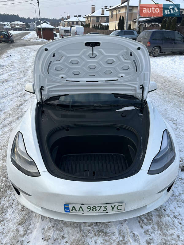 Седан Tesla Model 3 2021 в Києві
