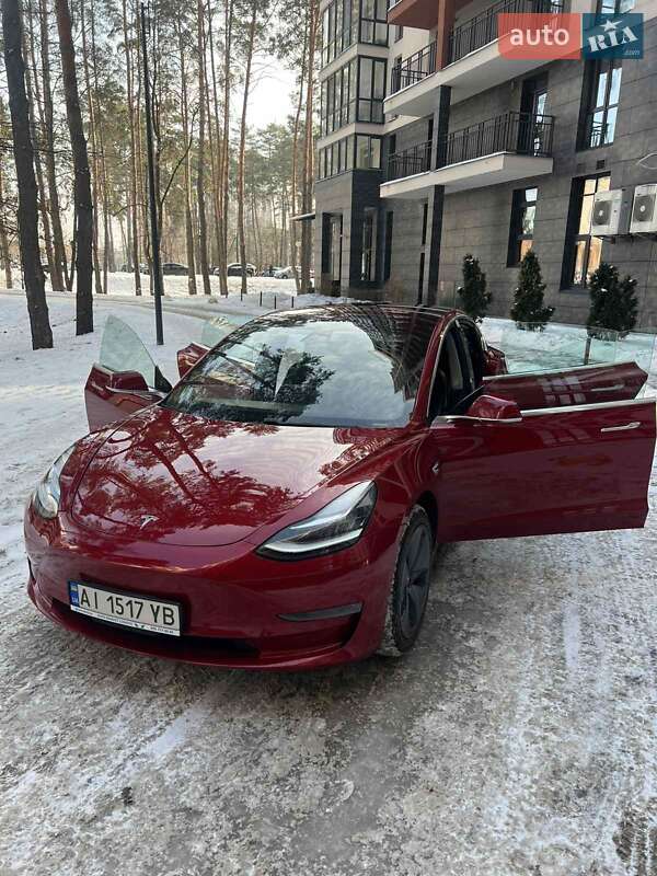 Седан Tesla Model 3 2018 в Киеве