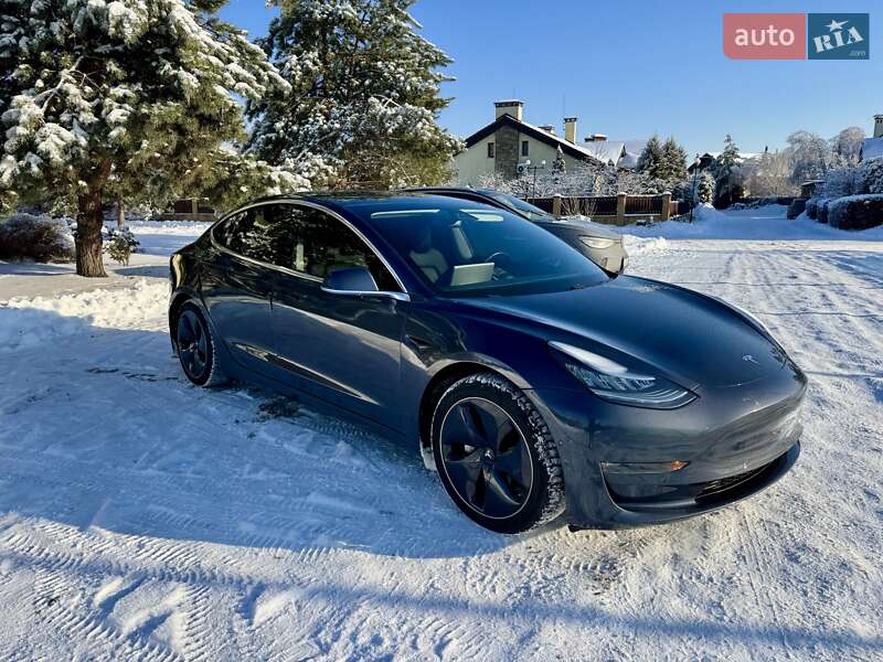 Седан Tesla Model 3 2019 в Киеве фото 12 Седан Tesla Model 3 2019 в Киеве