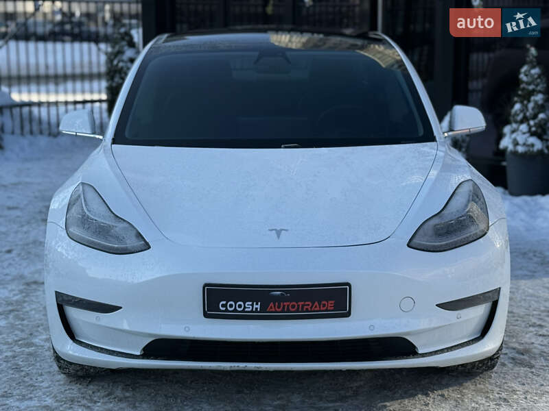 Седан Tesla Model 3 2019 в Киеве