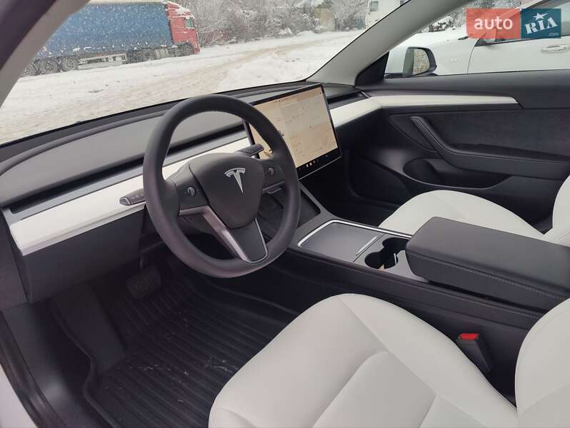 Седан Tesla Model 3 2021 в Киеве фото 24 Седан Tesla Model 3 2021 в Киеве