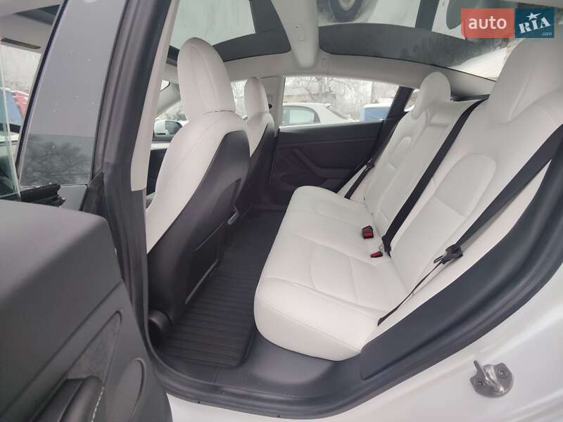 Седан Tesla Model 3 2021 в Киеве фото 26 Седан Tesla Model 3 2021 в Киеве
