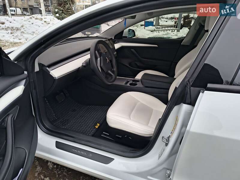 Седан Tesla Model 3 2021 в Ивано-Франковске