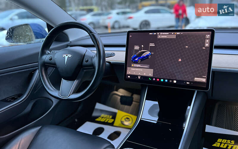 Седан Tesla Model 3 2019 в Львові