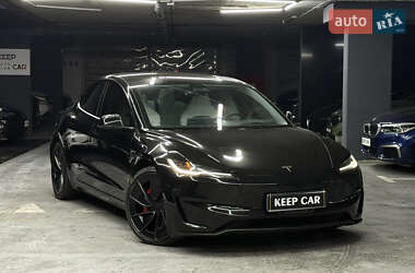 Седан Tesla Model 3 2024 в Одесі