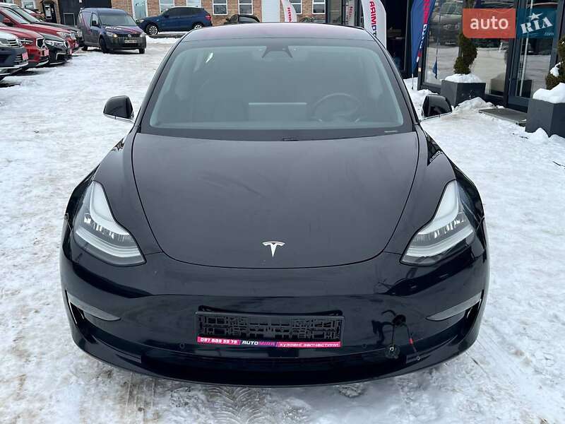 Седан Tesla Model 3 2018 в Луцьку