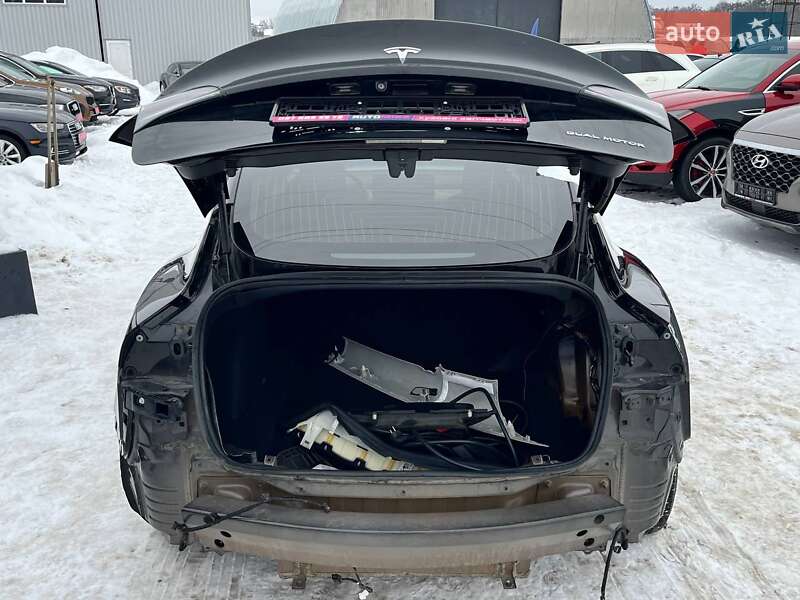 Седан Tesla Model 3 2018 в Луцьку
