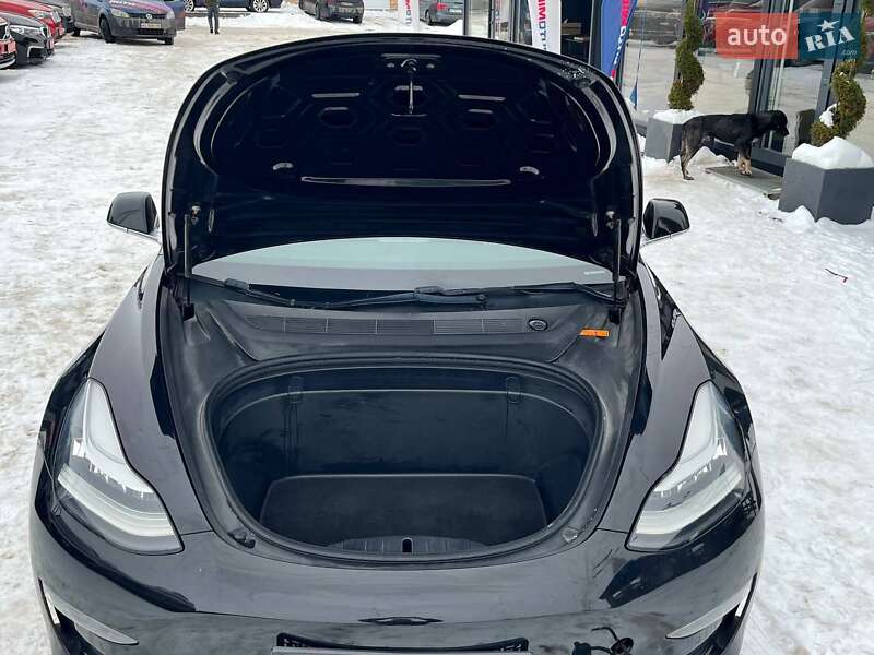 Седан Tesla Model 3 2018 в Луцьку