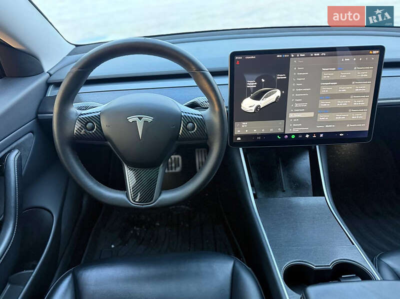 Седан Tesla Model 3 2019 в Киеве