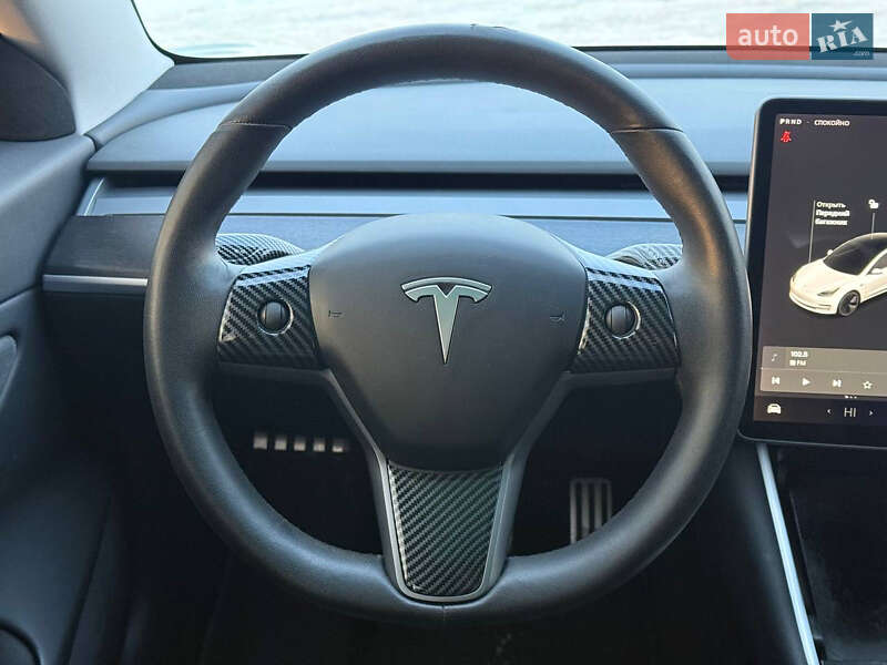 Седан Tesla Model 3 2019 в Киеве