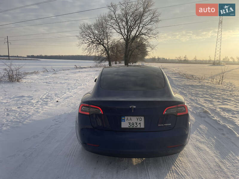 Седан Tesla Model 3 2020 в Києві