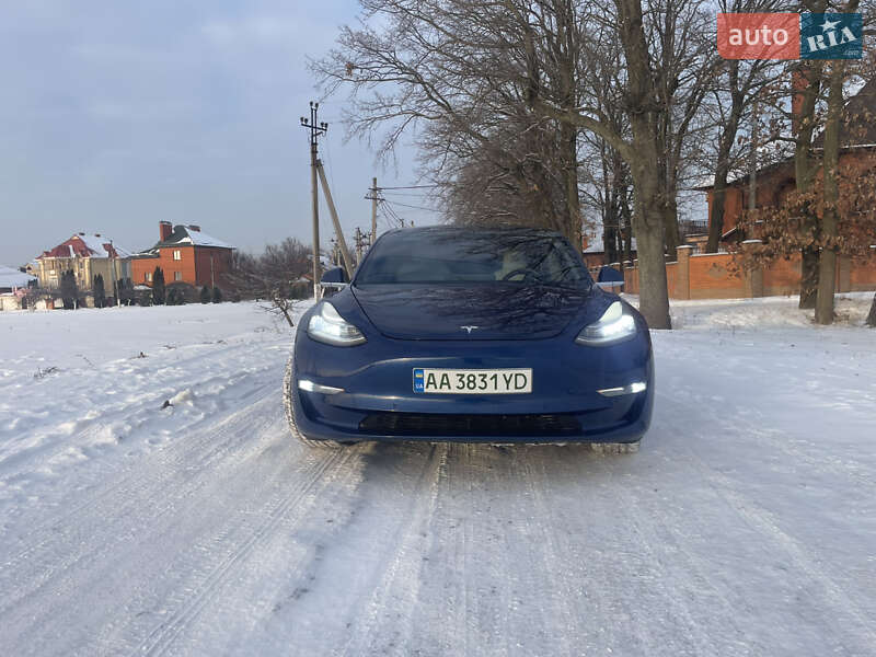 Седан Tesla Model 3 2020 в Києві