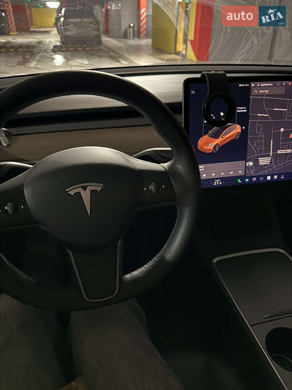 Седан Tesla Model 3 2021 в Львове
