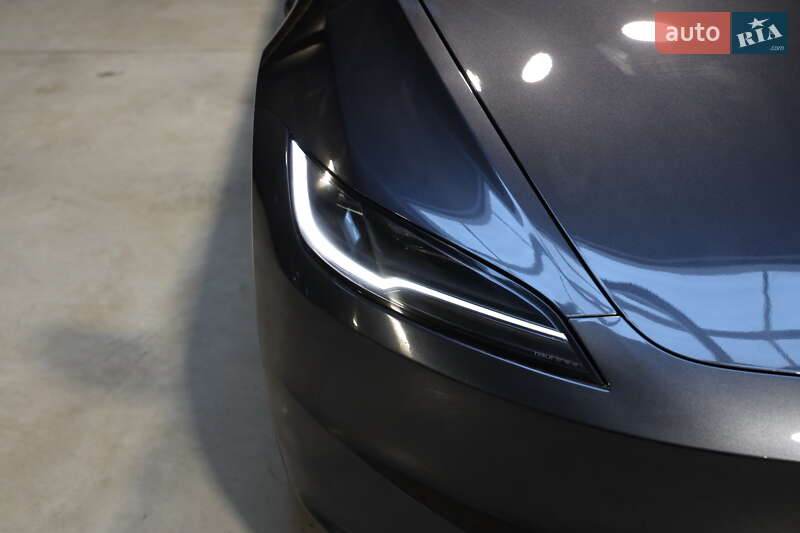 Седан Tesla Model 3 2025 в Луцьку