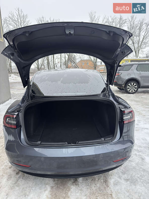 Седан Tesla Model 3 2022 в Вінниці
