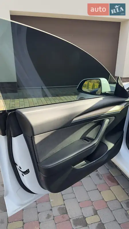 Tesla Model 3 2022 VIN LRW3E7EL6PC681667 фото оголошення 8 з 27