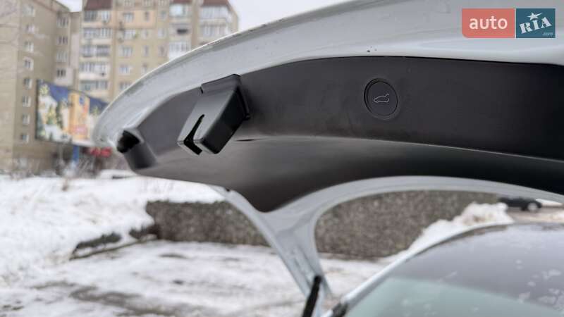 Седан Tesla Model 3 2022 в Києві