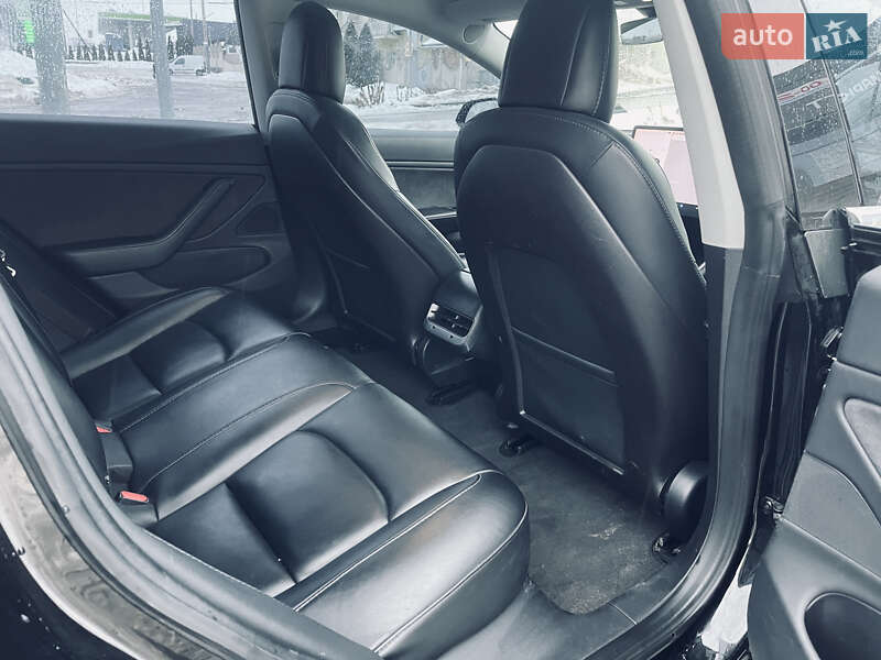 Седан Tesla Model 3 2018 в Луцьку