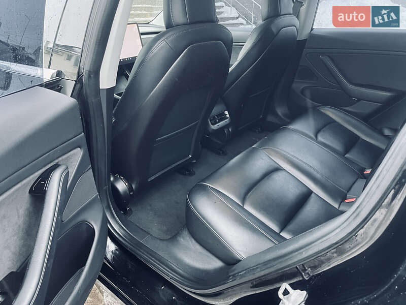 Седан Tesla Model 3 2018 в Луцьку