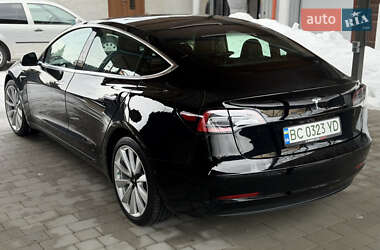 Седан Tesla Model 3 2019 в Львове