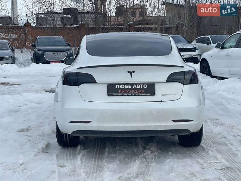 Седан Tesla Model 3 2023 в Львові