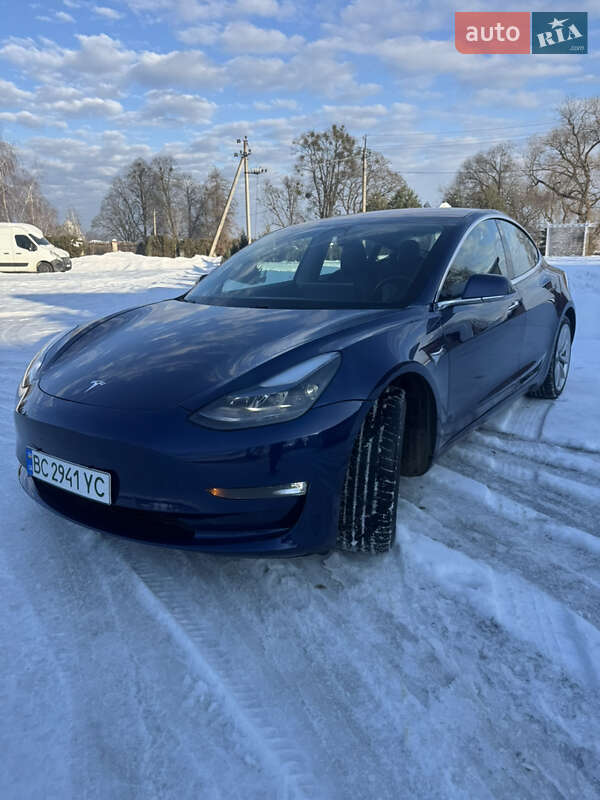 Седан Tesla Model 3 2018 в Львові фото 25 Седан Tesla Model 3 2018 в Львові