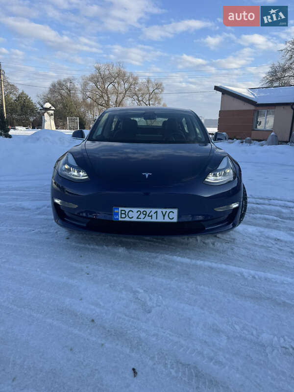 Седан Tesla Model 3 2018 в Львові фото 29 Седан Tesla Model 3 2018 в Львові