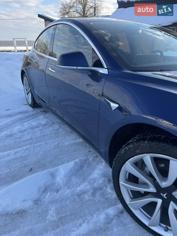 Седан Tesla Model 3 2018 в Львові фото 32 Седан Tesla Model 3 2018 в Львові