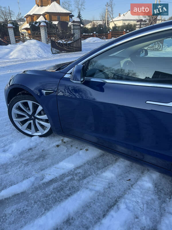 Седан Tesla Model 3 2018 в Львові фото 40 Седан Tesla Model 3 2018 в Львові
