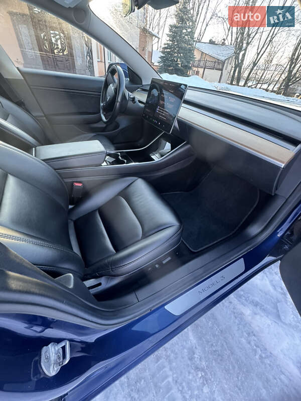 Седан Tesla Model 3 2018 в Львові фото 58 Седан Tesla Model 3 2018 в Львові