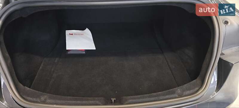 Седан Tesla Model 3 2024 в Киеве