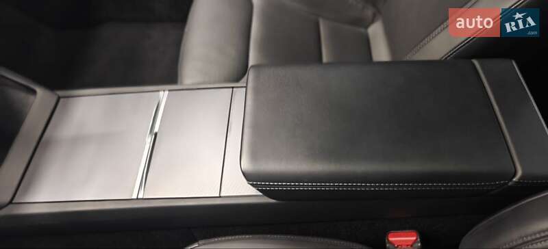 Седан Tesla Model 3 2024 в Киеве