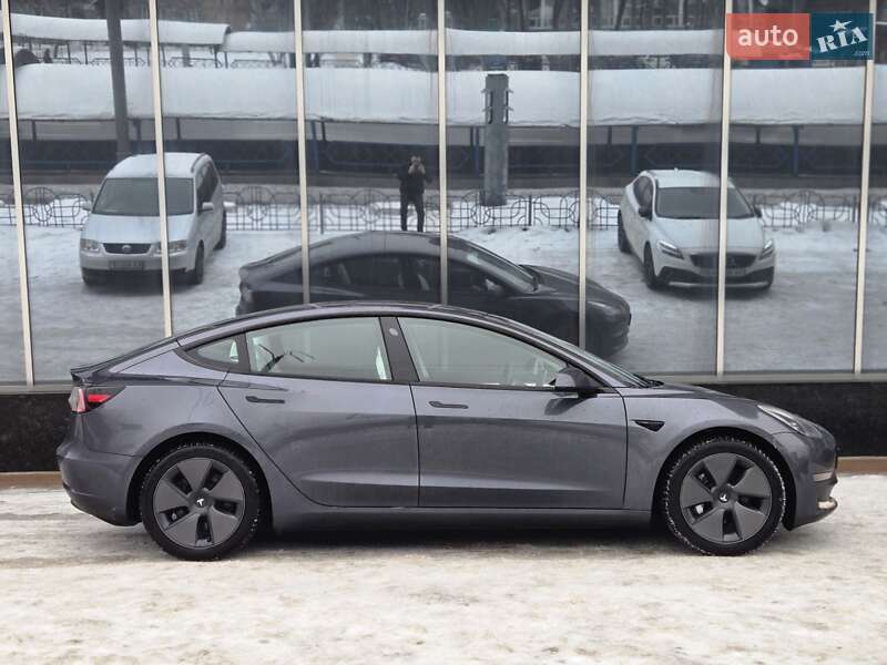 Седан Tesla Model 3 2023 в Киеве
