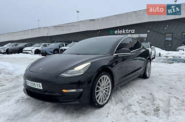 Седан Tesla Model 3 2018 в Львове