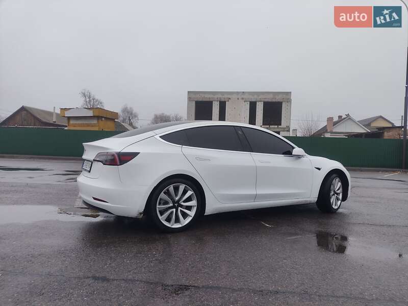 Седан Tesla Model 3 2020 в Александрие