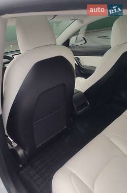 Седан Tesla Model 3 2020 в Александрие