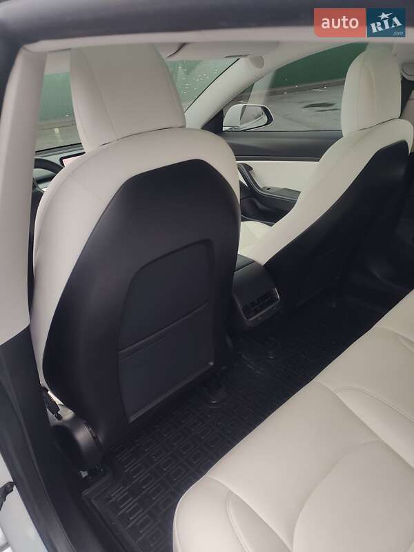 Седан Tesla Model 3 2020 в Александрие