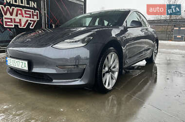 Седан Tesla Model 3 2019 в Чернівцях